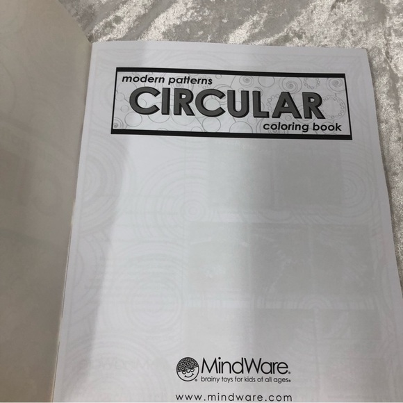 Mindware modern patterns circular coloring book - Picture 3 of 6